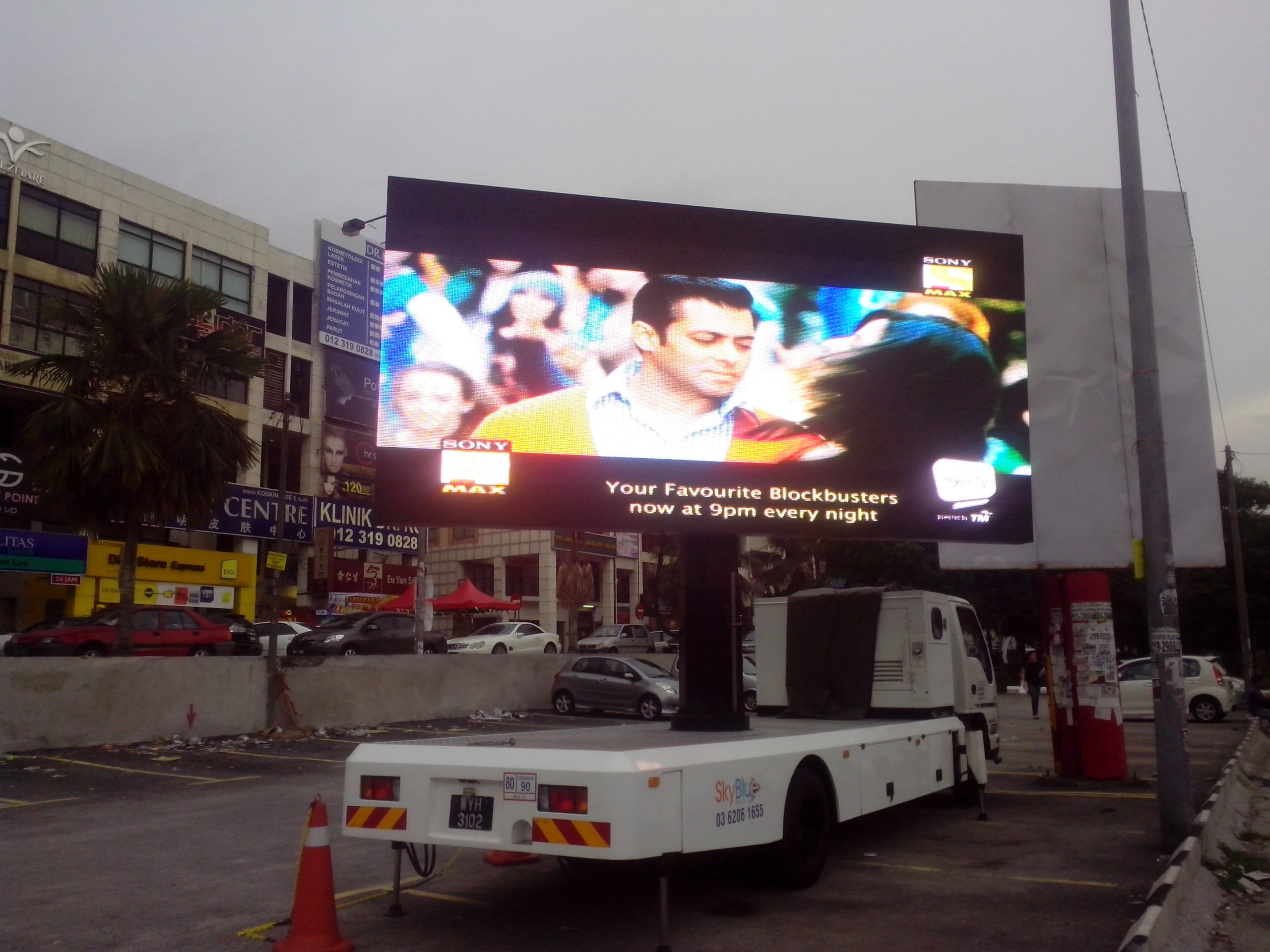 dooh truck
